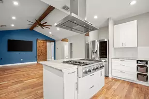 10204 Oak Grove Cir, Austin, TX 78736 - Photo 6