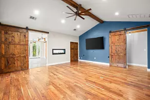 10204 Oak Grove Cir, Austin, TX 78736 - Photo 4