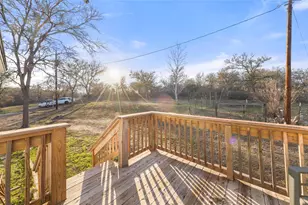 274 Old Austin Trail, Elgin, TX 78621 - Photo 32