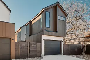 3209 Dolphin Dr, Austin, TX 78704 - Photo 2