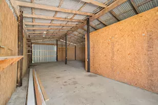 2205 S US Hwy 77, Giddings, TX 78942 - Photo 32