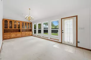1403 Stone Ridge Dr, Taylor, TX 76574 - Photo 10
