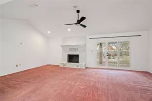 304 Live Oak Dr, Mountain City, TX 78610 - Photo 4