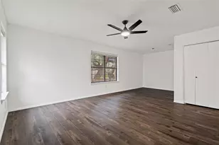 304 Live Oak Dr, Mountain City, TX 78610 - Photo 10