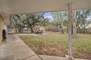 304 Live Oak Dr, Mountain City, TX 78610 - Photo 18