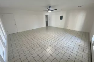 304 Live Oak Dr, Mountain City, TX 78610 - Photo 16