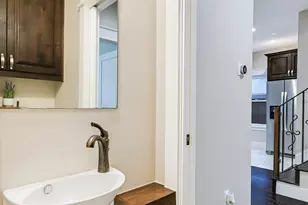 1613 Willow St, Austin, TX 78702 - Photo 10