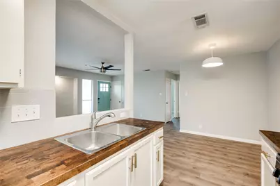 915 Chisholm Cove, Round Rock, TX 78681 - Photo 18