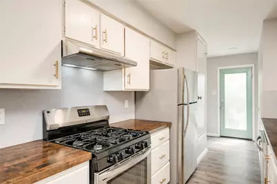 915 Chisholm Cove, Round Rock, TX 78681 - Photo 14