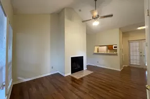 715 W 22 1/2 St, Austin, TX 78705 - Photo 4