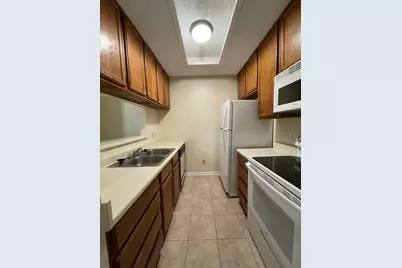 715 W 22 1/2 Street #306, Austin, TX 78705 - Photo 8