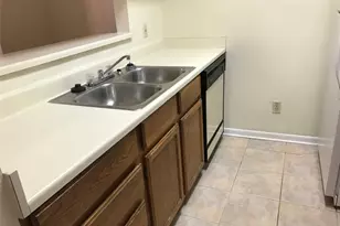 715 W 22 1/2 St, Austin, TX 78705 - Photo 10