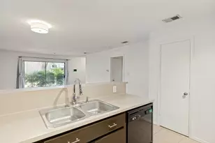 8621 Putnam Dr, Austin, TX 78757 - Photo 12