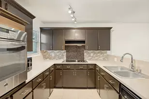 8621 Putnam Dr, Austin, TX 78757 - Photo 12