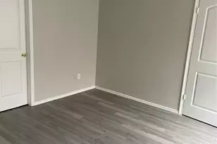 106 E Austin Ave, Hutto, TX 78634 - Photo 4