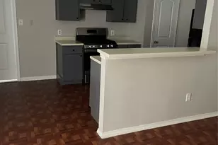 106 E Austin Ave, Hutto, TX 78634 - Photo 6