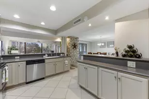 107 World of Tennis Sq, Lakeway, TX 78738 - Photo 12