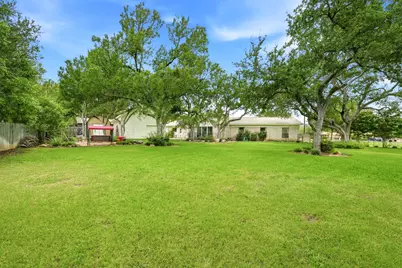 126 E Esparada Drive, Georgetown, TX 78628 - Photo 32