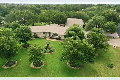 126 E Esparada Drive, Georgetown, TX 78628 - Photo 4