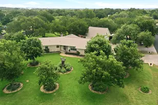 126 E Esparada Dr, Georgetown, TX 78628 - Photo 4