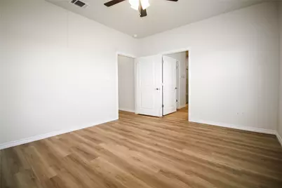 514 War Adminral Dr #B, Jarrell, TX 76537 - Photo 16