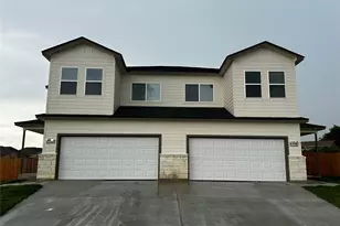 514 War Adminral Dr, Jarrell, TX 76537 - Photo 2