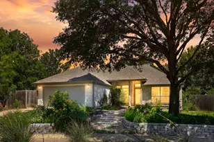 213 Rio Vista Dr, Georgetown, TX 78626 - Photo 1