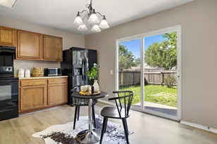 5705 Viewpoint Dr, Austin, TX 78744 - Photo 8
