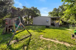 592 Oaklawn Dr, Rockdale, TX 76567 - Photo 4
