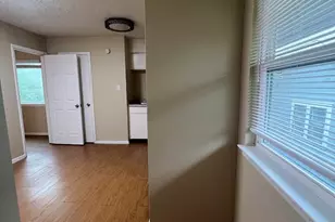 202 E 32nd St, Austin, TX 78705 - Photo 2