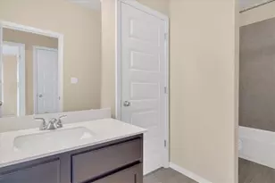 100 Four Star Dr, Elgin, TX 78621 - Photo 14