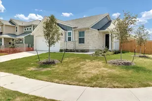 100 Four Star Dr, Elgin, TX 78621 - Photo 2