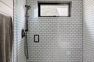 1910 Holly St, Austin, TX 78702 - Photo 16