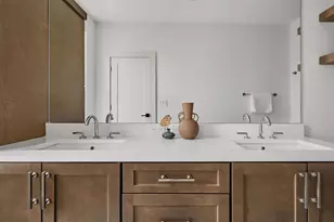 2209 Woodland Ave, Austin, TX 78741 - Photo 14