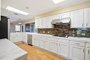 159 Thornton Ln, Lakehills, TX 78063 - Photo 10