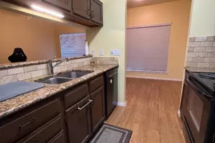 908 Poplar St, Austin, TX 78705 - Photo 10