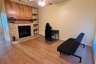 908 Poplar St, Austin, TX 78705 - Photo 4