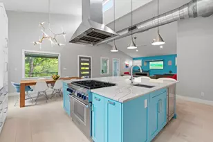 708 Upson St, Austin, TX 78703 - Photo 18