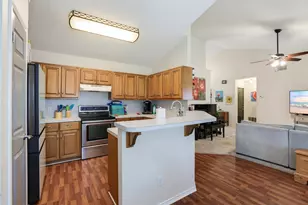 1001 Travis St, Lockhart, TX 78644 - Photo 8