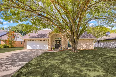 1001 Travis Street, Lockhart, TX 78644 - Photo 1