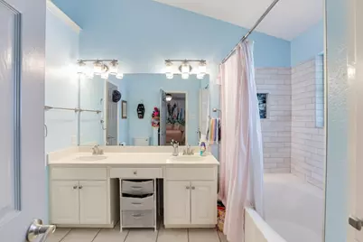 1001 Travis Street, Lockhart, TX 78644 - Photo 12