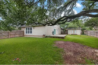 1202 Knollpark Circle, Austin, TX 78758 - Photo 32