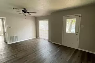 606 Marshall St, Rockdale, TX 76567 - Photo 6