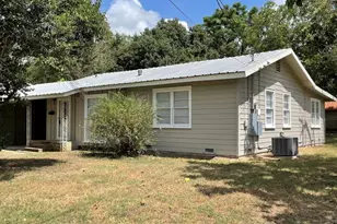 606 Marshall St, Rockdale, TX 76567 - Photo 2
