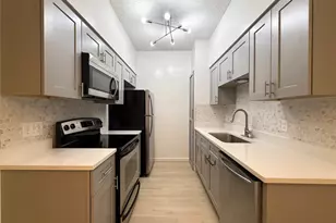 203 E 31st St, Austin, TX 78705 - Photo 12