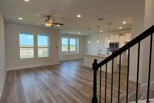 2538 Jack Nora Wy, Round Rock, TX 78665 - Photo 2