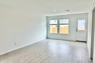 100 Louisa Ln, Jarrell, TX 76537 - Photo 8