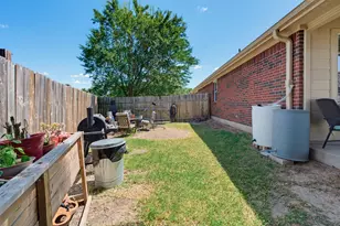 315 Floating Leaf Dr, Hutto, TX 78634 - Photo 38