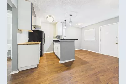 2401 Manor Road #127, Austin, TX 78722 - Photo 2