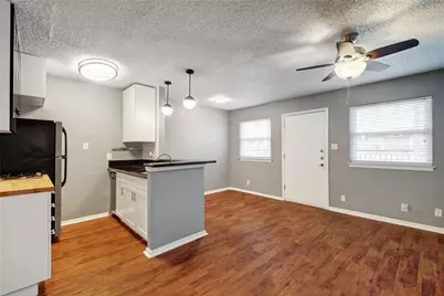 2401 Manor Road #127, Austin, TX 78722 - Photo 6